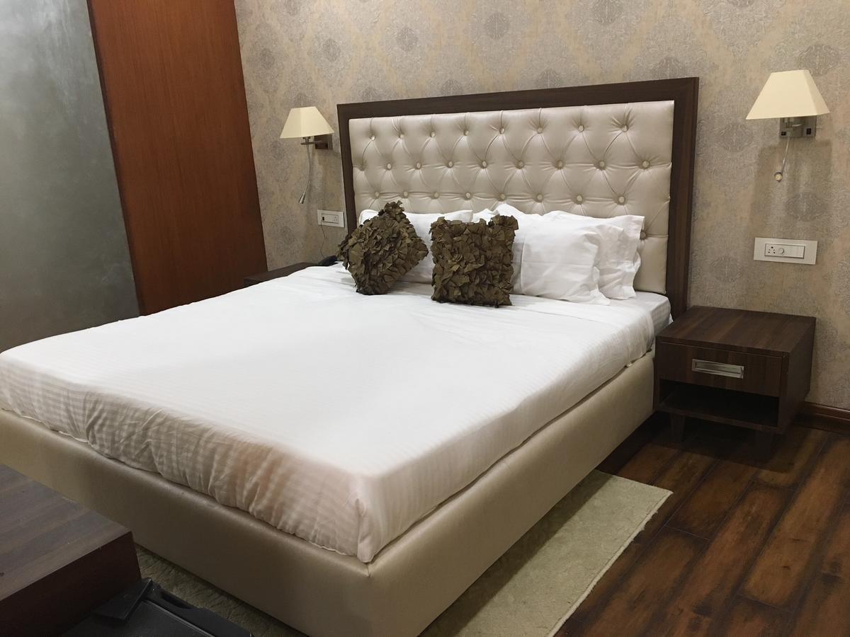Hotel Anand Renaissance Firozpur Luaran gambar